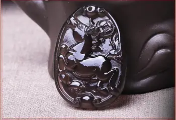 

The new light spot genuine ice Obsidian twelve zodiac Pendant pendant male horse lady Amulet