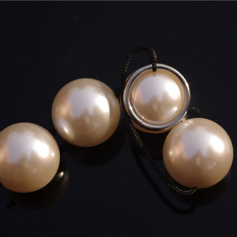 2439628261_7329557445