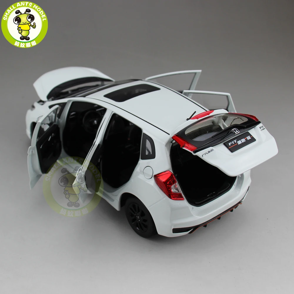 1/18 FIT Sport литая под давлением Металлическая Модель автомобиля игрушки для мальчиков и девочек Коллекция подарков хобби белый