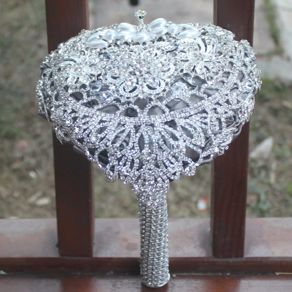 Heart-shaped Crystal Brooch Wedding Bouquet Bling Luxury Pearl Bridal Bouquets Rhinestone Flower Wedding Decoration Custom Made