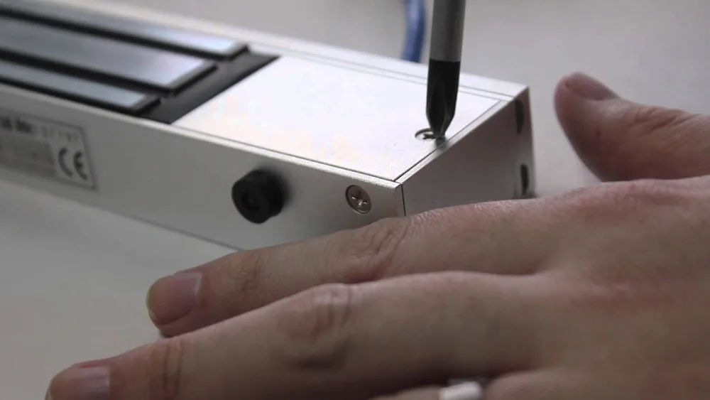 intall door magnetic lock