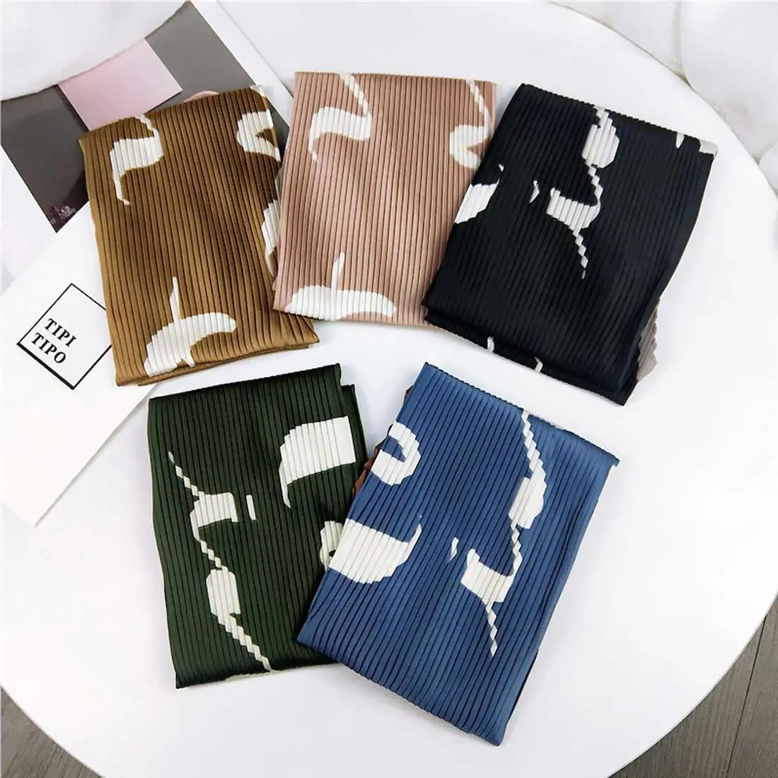 

Bag Accessories Imitated Silk Fabric Soft Shawls Comfortable Warm Solid Color 16 Colors Square Scarf 1PC