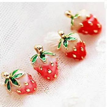 

New 2018 Cute Red Strawberry Earrings Jewelry Brincos Women Girl Fashion Jewelry Fruit Stud Earrings Boucle D'oreille Femme