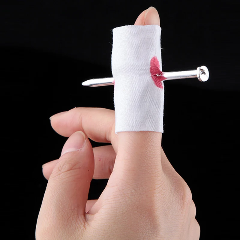 

1pcs Wearing Finger Nail Magic Trick April Fool's Day Whole Person Creative Essential Props Entire Funny Toys For Children