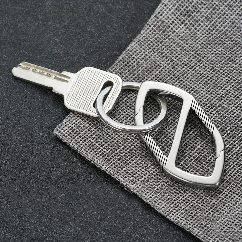 

Creative Men Real Titanium Key Chain Super Lightweight Titanium Car Keychain Buckle Key Ring Holder EDC Tool Luxury Gift for Men