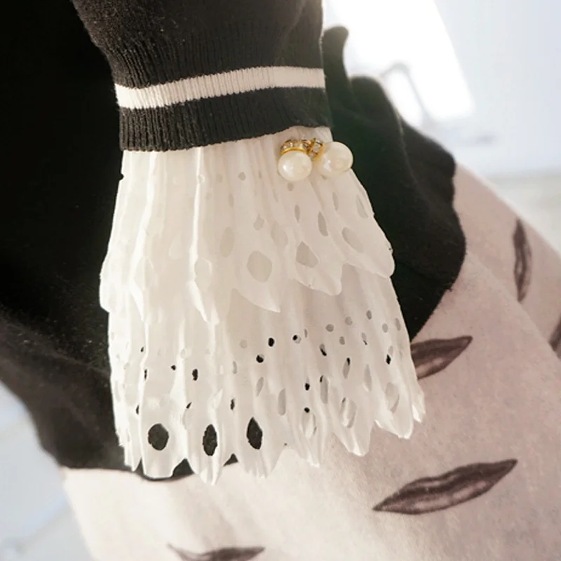 

Mysterious black lace fake sleeves decorated Department Lace chiffon Organ Pleated Hollow Lace Fake Sleeve Decorated Cuffs Pearl