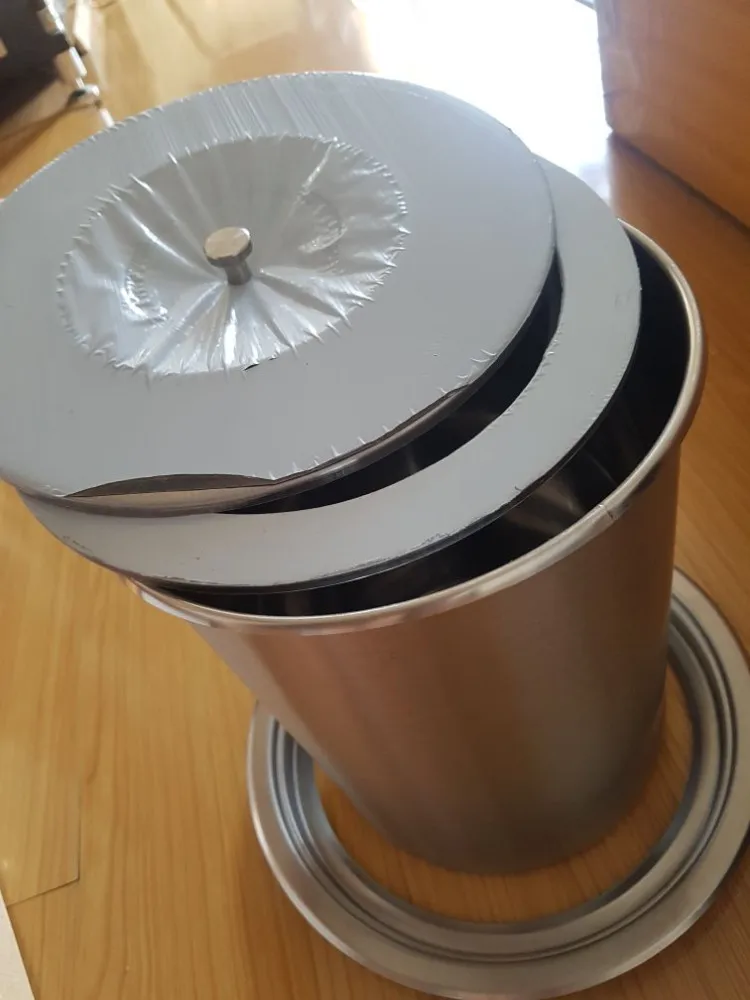 do escaninho de lixo eco-amigável invisível para