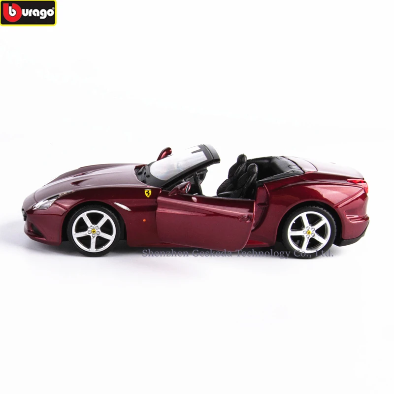 Модель автомобиля Bburago преобразователь Ferrari California 1:32 имитация под давлением