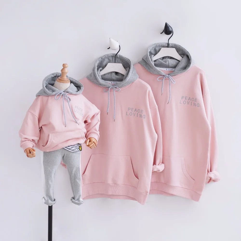 

Matching Family Clothing 2018 Spring Autumn Cotton Star Hoodie Active Father Son Mother Daughter Clothes Family Matching Outfits