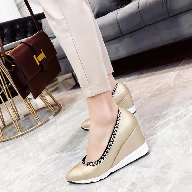 

Female Slip On Elastic Band Platform Height Increasing Black White Autumn 2018 Women's Fashion Casual Shoes