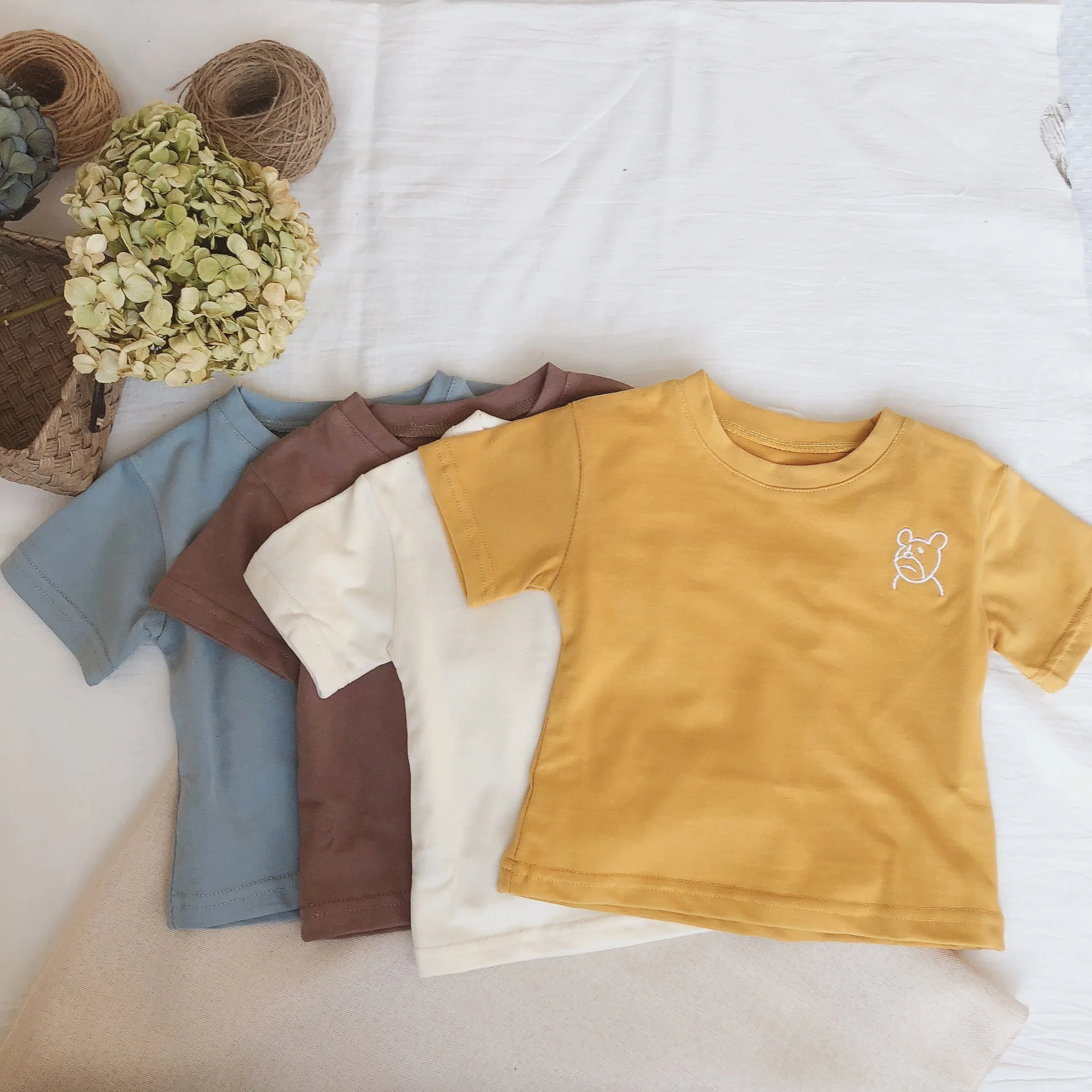 Корейский стиль, Детская летняя футболка с короткими рукавами и вышивкой медведя повседневные хлопковые футболки для маленьких мальчиков и девочек