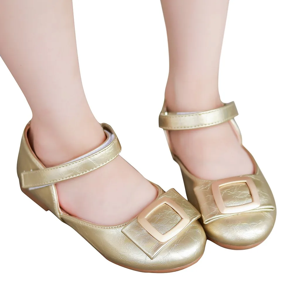 Новая Осенняя детская кожаная обувь; повседневная обувь принцессы на плоской подошве для девочек; Праздничная обувь; модная детская обувь с блестками и бантом и жемчугом для девочек