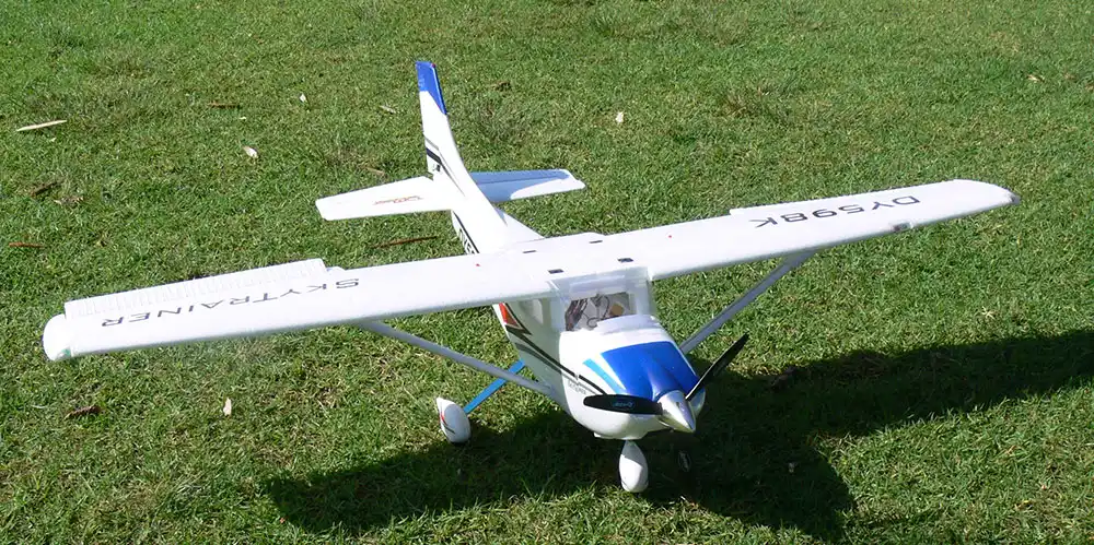 dynam cessna 182