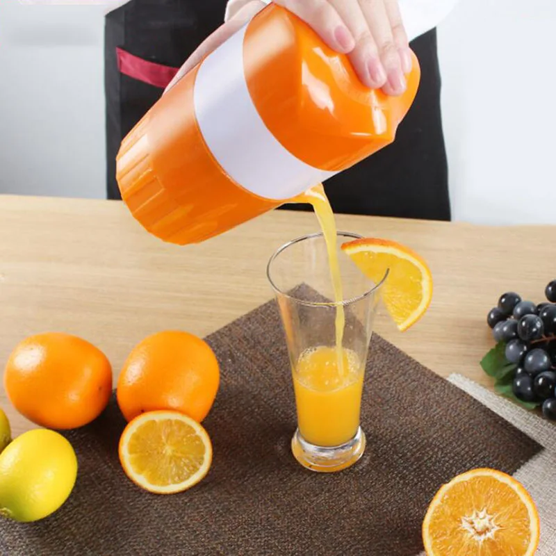 Mini Manual Orange Juicer Lemon Juice Bottle Fruit Squeezer Extractor Citrus Hand Press Cup Fruit Vegetable