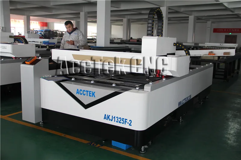 Fiber laser cutting machine1