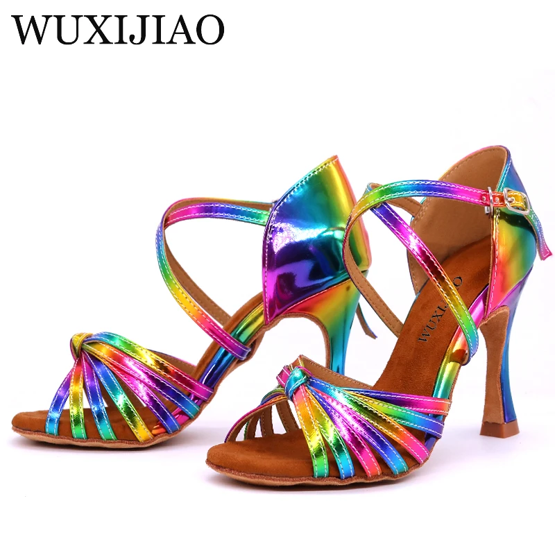 Beste WUXIJIAO Latin Dance Schoenen Regenboog Kleuren heldere PU vrouwen Salsa elegante stijldansen schoenen zachte zool Cuba hoge Hak 9cm