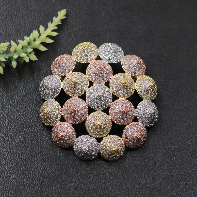 

Lanyika Fashion Jewelry Super Luxury Balls Crowd Full Micro Brooch Pendant Dual Use for Wedding Party Sandblasting Popular Gift