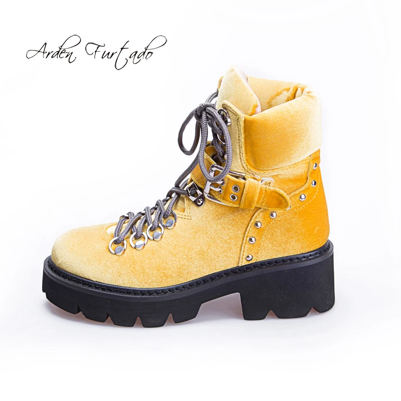 

Arden Furtado 2019 autumn winter rivets cross tied round toe chunky heels boots yellow velvet ankle boots platform matin boots