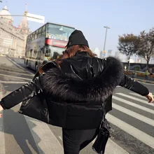 Женская Мода, корейское дизайнерское короткое пуховое пальто с большим воротником из меха енота, блестящие куртки с капюшоном, черные, синие