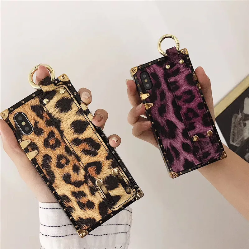 

Luxury square four-corner leopard leather pattern phone case for iPhone X XS Max XR 6 6S 7 8 Plus metal wrist strap cover coque