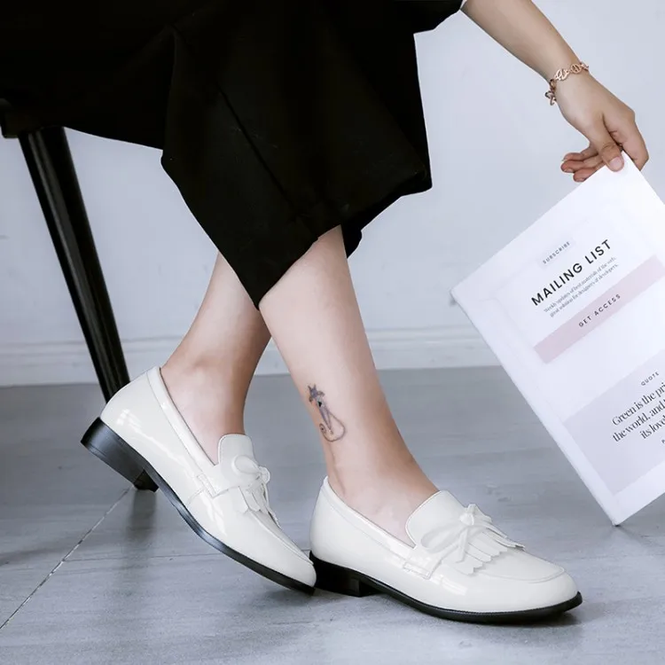 Tassel Bowknot Design Loafers Women Retro Round Toe Shoes Patent Leather Slip-on Women Oxford Causal Ladies Flats Working Shoes (8)