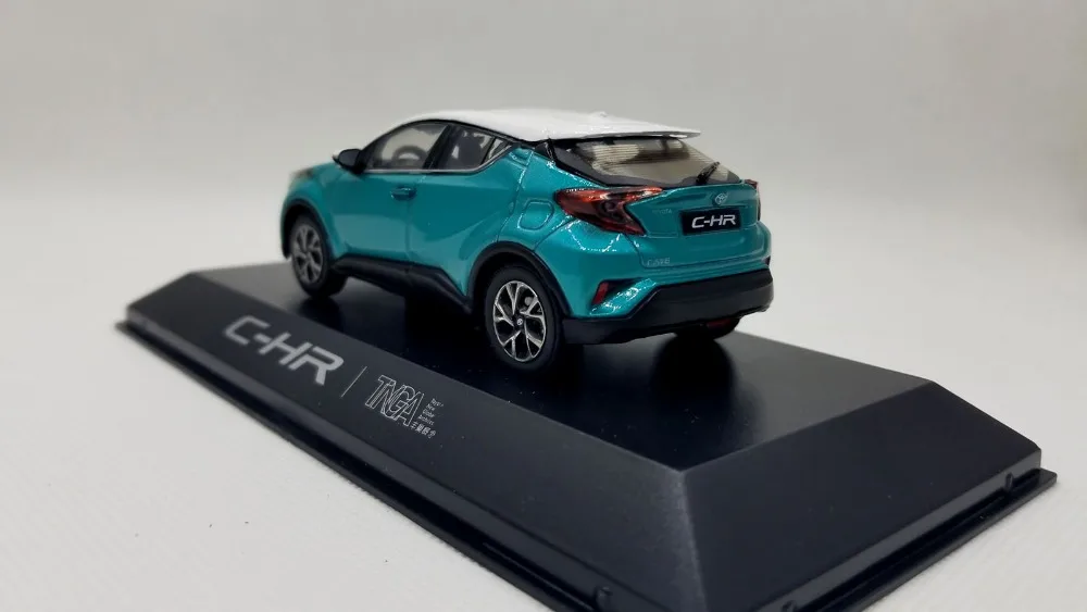 1:43 литая под давлением модель для Toyota C-HR зеленый внедорожник сплав игрушечный автомобиль миниатюрная коллекция подарки CHR C HR