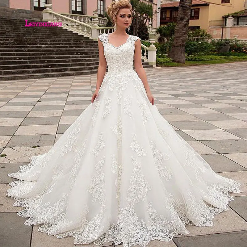 

LEIYINXIANG 2019 New Arrival Bride Dress Wedding Dress Vestido De Noiva Sereia Robe Backless Sexy Ball Gown Appliques Sweetheart