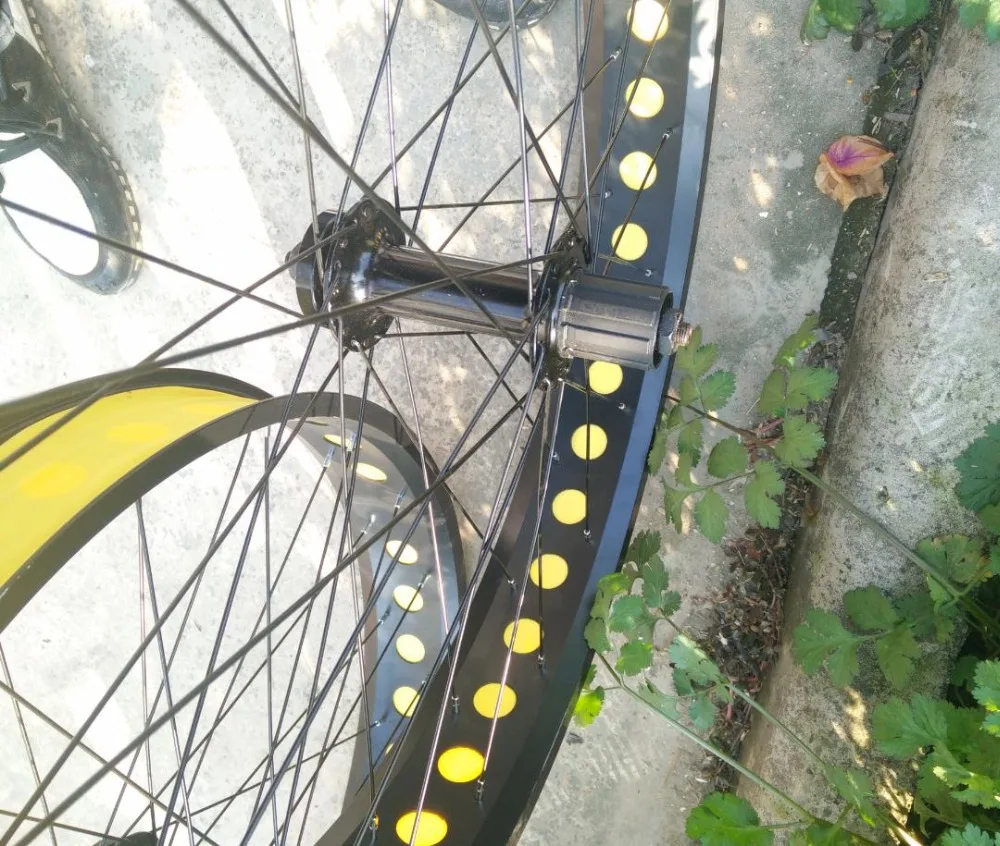 Clearance Kalosse aluminum alloy  26*4.0 tires  fat  bike wheels  21/24/27/30S cassette  26inch  ball Hubs . Beach Bicycle wheels 17