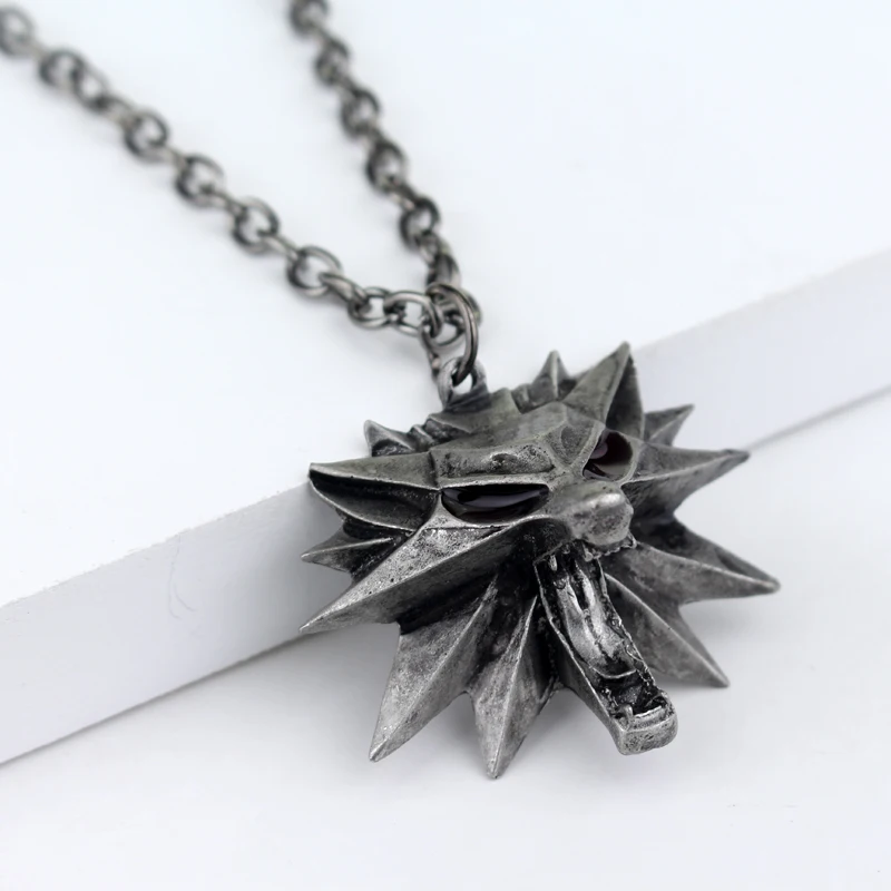 

The Witcher 3 Wild Hunt Medallion Pendant Necklace Wizard Witcher cat The Wild Hunt 3 Figure Game