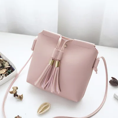 Женская сумка через плечо, мини сумка через плечо из искусственной кожи с кисточкой, модная дизайнерская сумка-мессенджер, маленькая сумочка с клапаном, сумка для мобильного телефона - Цвет: pink