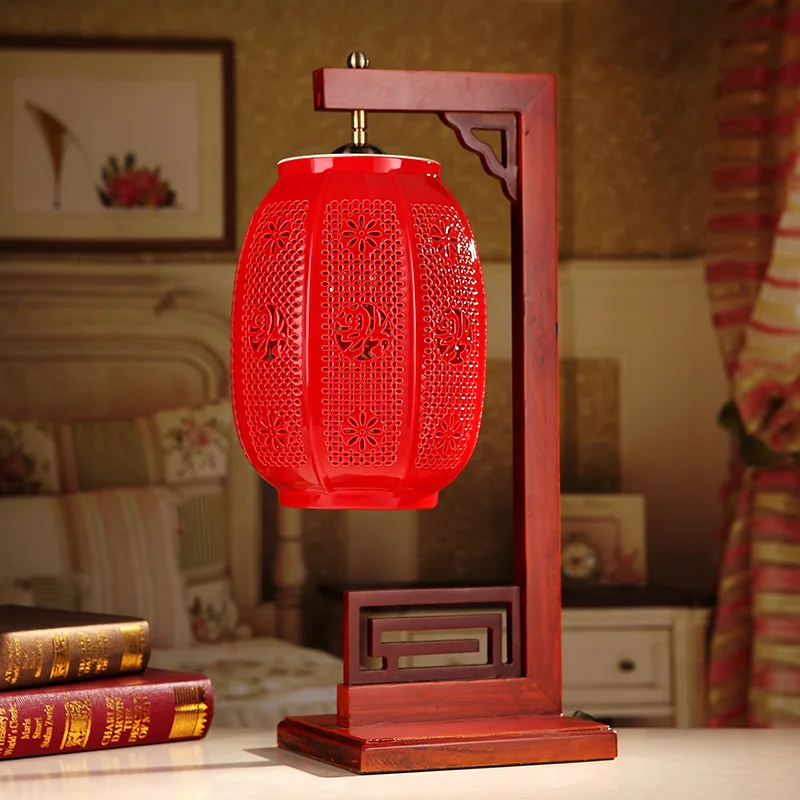 China Antique Living Room Vintage Table Lamp Porcelain Ceramic Table Lamp wedding decoration bedroom table lamp red (1)