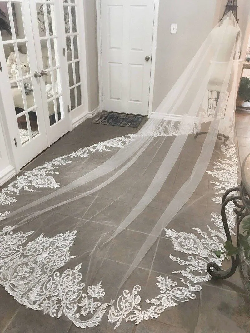 

2020 Elegant Bridal Veils White Ivory Lace 3.5 M * 2M Cathedral Length Lace Appliqued Edge Bridal Wedding Veil Cover Face