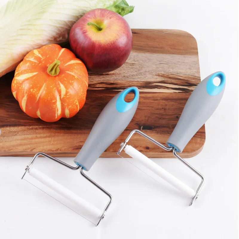 

1pcs Stainless Steel Cheese Cutter Cheese Slicer Butter Knives Plastic Handles Baking Tools Portable safety Kitchen accessories