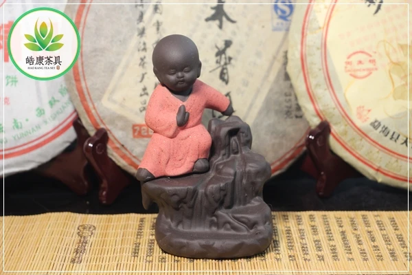 Чайная фигурка для набора Кунг Фу Ча Молодой монах текущих вод и высоких гор(красная одежда