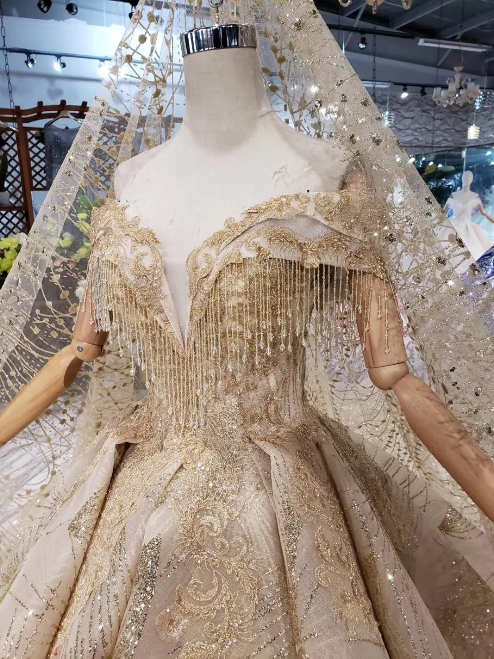 Свадебное платье CloverBridal в стиле Ближнего Востока расшитое бисером с кисточками
