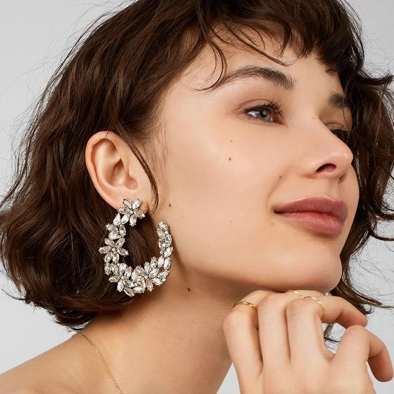 

Hot Sale Women Fashion Resin Flower Charms Stud Earrings Accessories Bohemian Geometric Crystal Collection Earrings Jewelry