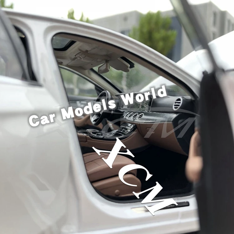 Литая модель автомобиля для iScale E-Class E-Klasse Limousine 1:18(белый)+ маленький подарок