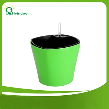 

Automatic irrigation watering pots with water gauge