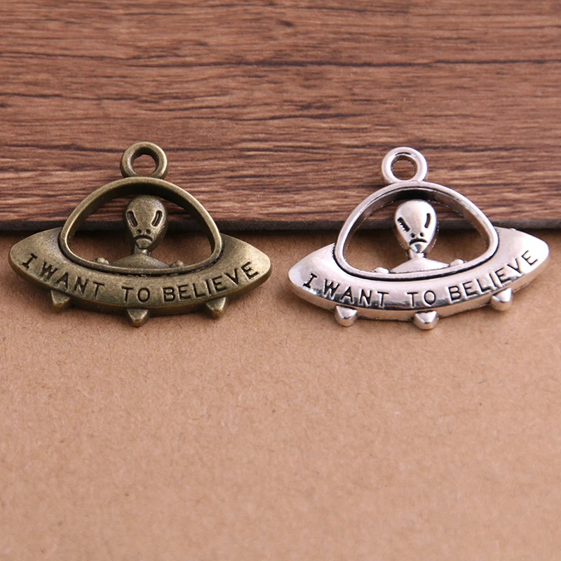 

PULCHRITUDE 8PCS 23*31mm Tibetan Two Color Extra-terrestrial Charms Pendants for Jewelry Making DIY Handmade Craft P6505