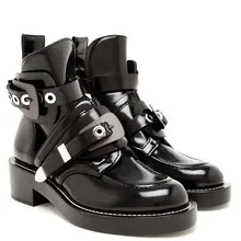 Женская обувь; кожаные ботильоны в байкерском стиле; ботинки-гладиаторы для верховой езды на плоской подошве с вырезами и квадратным каблуком; женские ботинки для подиума с пряжкой; размер 42