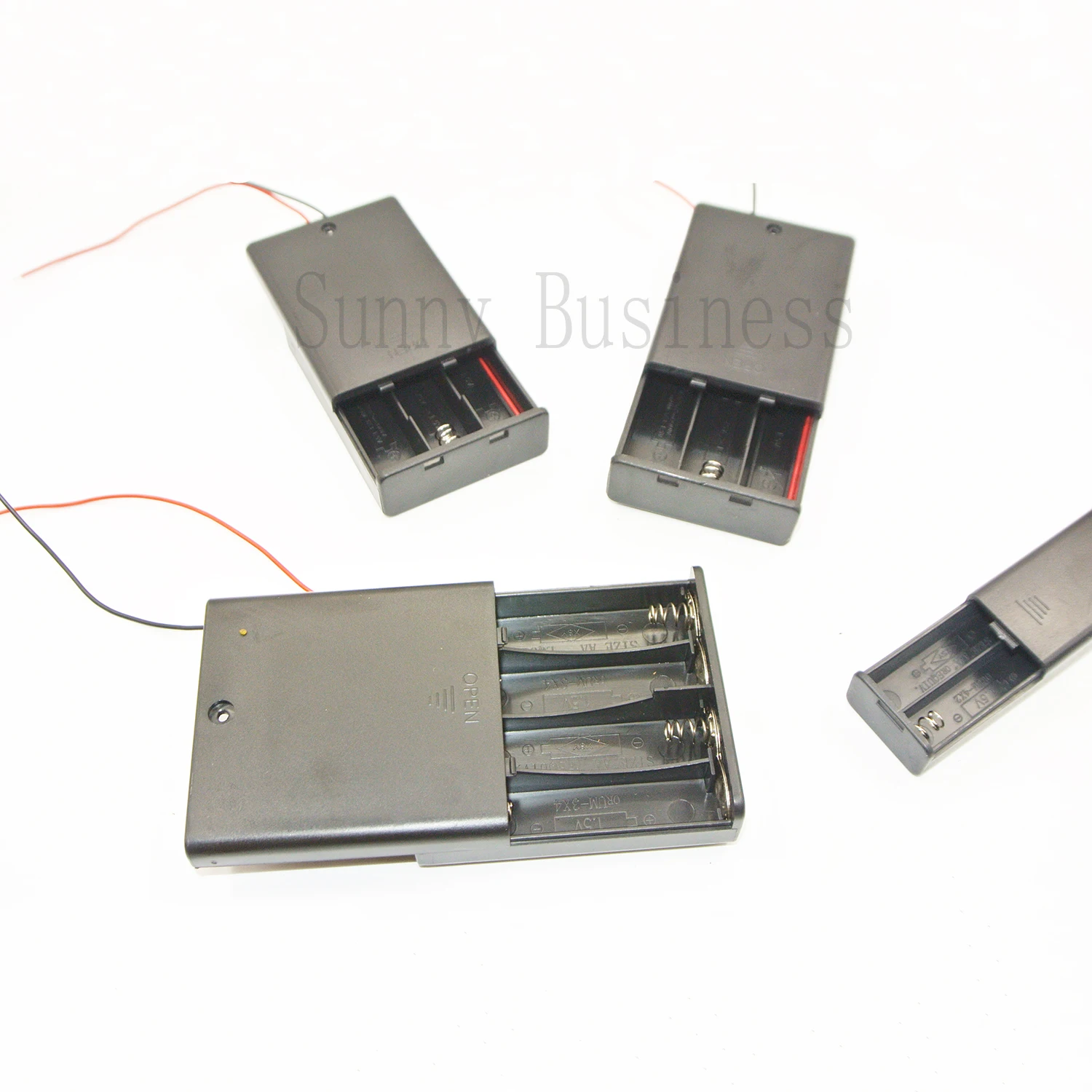 

Battery connector 1.5V 3V 4.5V 6V Clip Holder Plastic Case Holder Black With Wire Lead for Soldering / Connecting