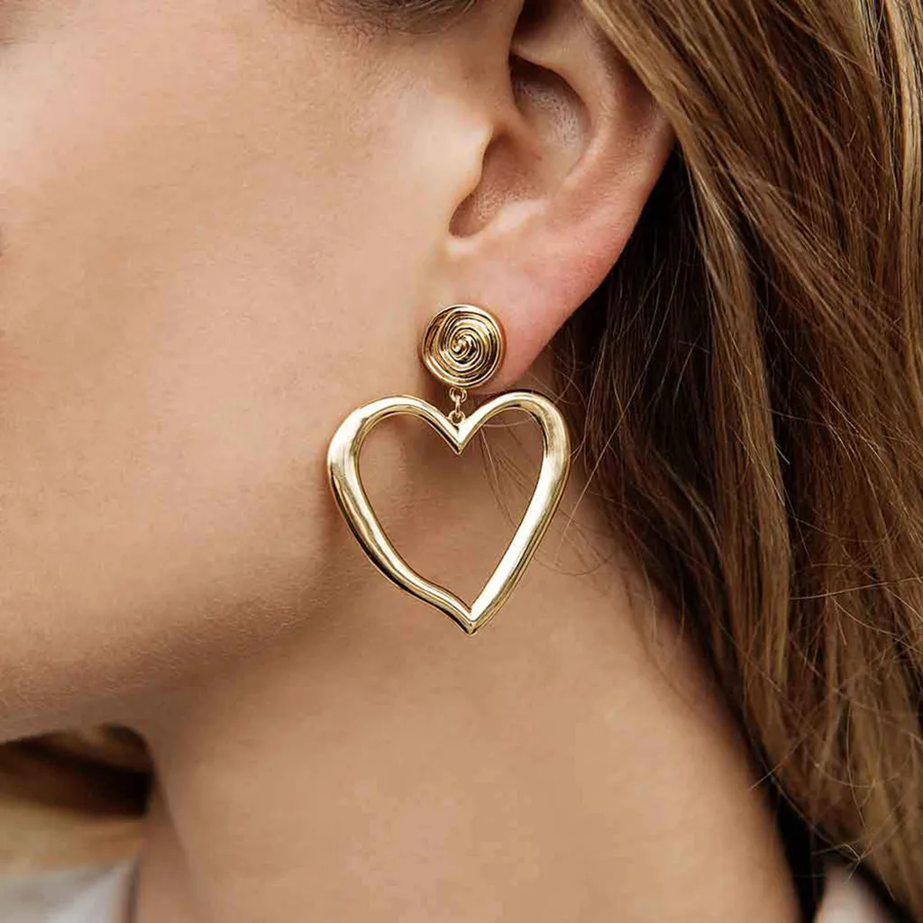 

2019 New Fashion Women Bohemia Hollow Heart Earrings Gold Metal Alloy Vintage Geometric Ear Studs Jewelry Gift Bijoux Female