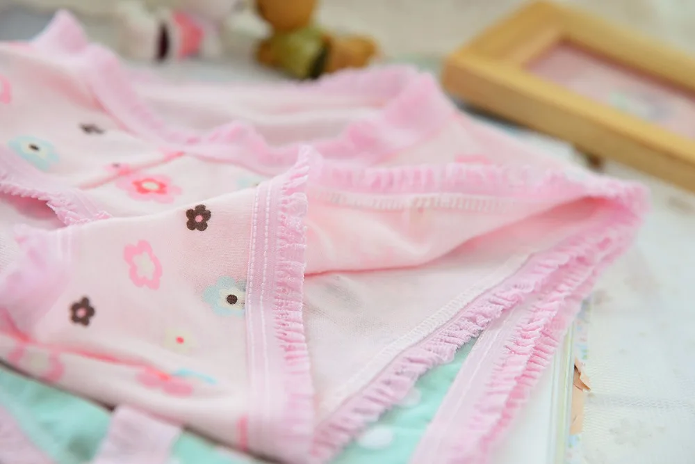 2500565357_504430049