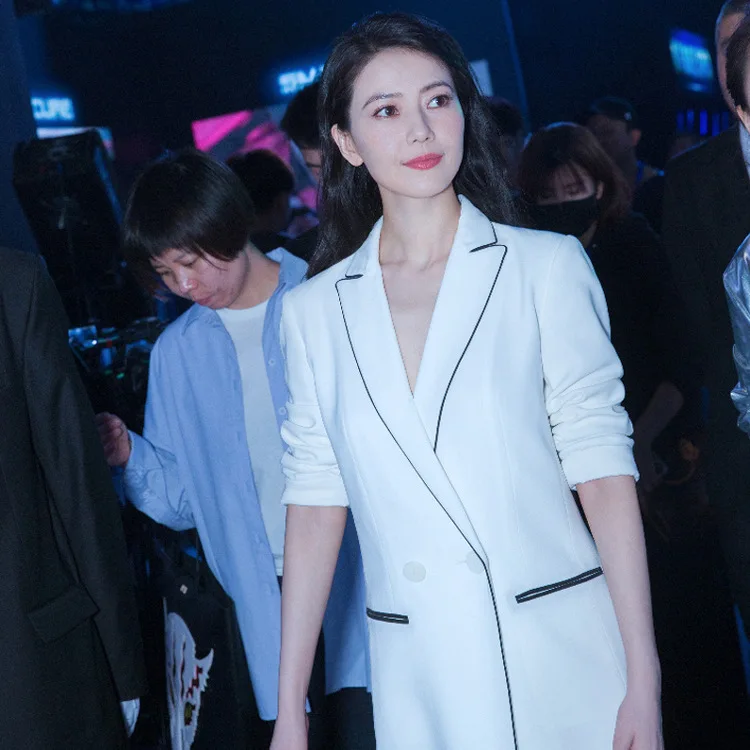 

Same Black-edged White Suit Jacket with Middle Trousers OL Temperament Suit In Spring and Summer of 2019 Women Two Piece Sets