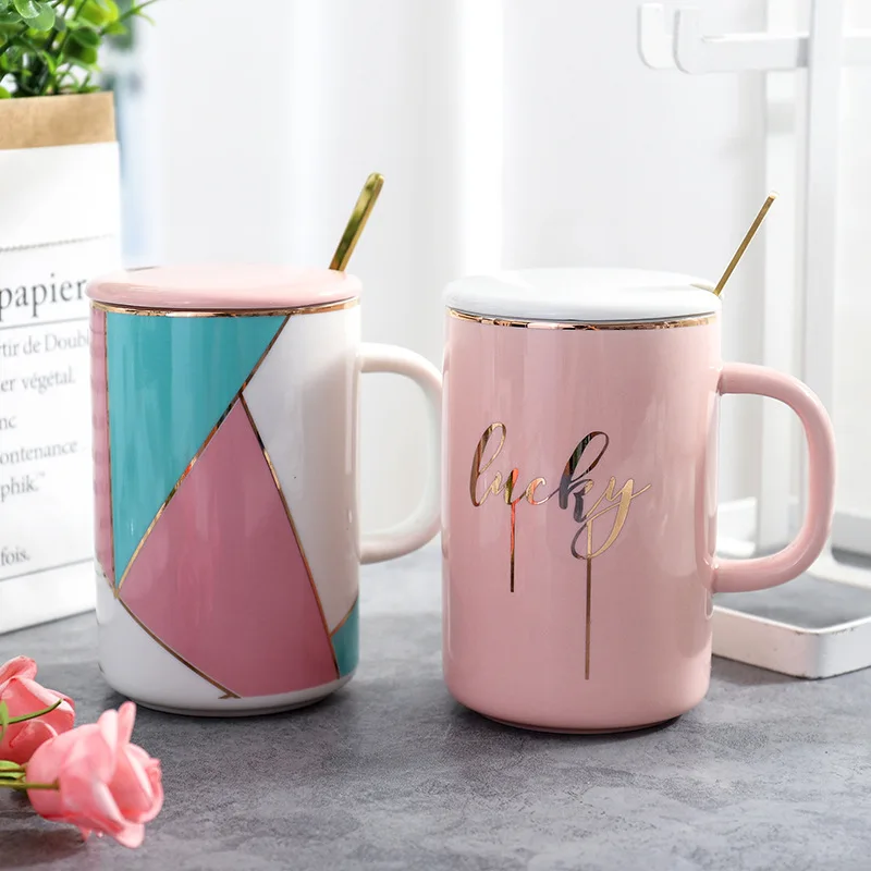 Корейский стиль розовый Золотой обод кружка с крышкой и ложкой Термостойкая керамическая чашка фарфоровая кружка кружки для кофе и молока подарки для девочек