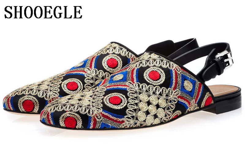 

SHOOEGLE New Men Bohemia Style Canvas Mules Shoes Floral Embroidery Flats Calfskin Straps Buckle Shoes Men Casual Slipper Shoes