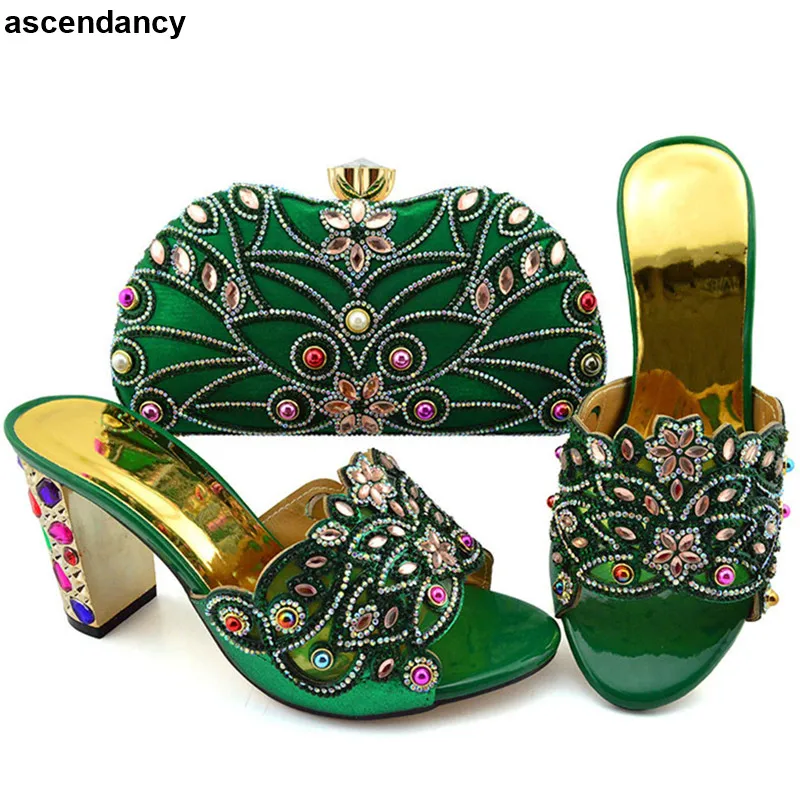 Italiaanse Schoenen en Tassen Schoenen met Tas Set Versierd met Strass Vrouwen Schoenen en Tas In Italië pompen Vrouwen Schoenen Italiaanse Schoenen en Tassen Schoenen met Tas Set Versierd met Strass Vrouwen Schoenen en Tas In Italië pompen Vrouwen Schoenen