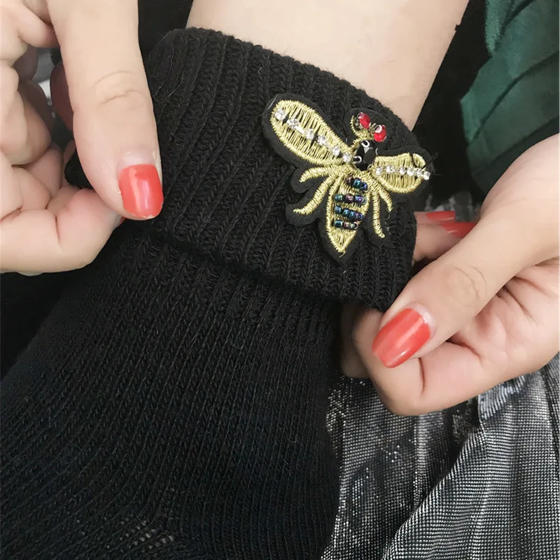 Новое поступление высокое качество супер толстые шерстяные носки для женщин зимние носки ручной работы с вышивкой пчелы