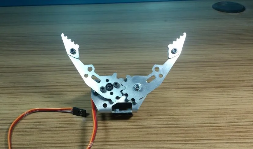 

Free Shipping RC Manipulator Robot Gripper Robot Hand Small Metal Claw Arm with Servo MG946R for RC Tank DIY Toy Smart Car