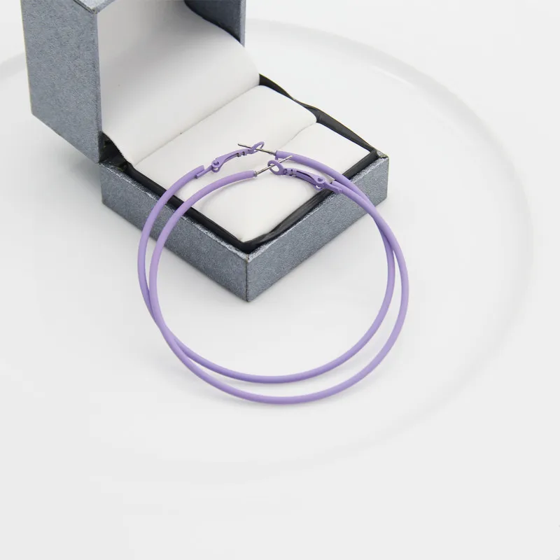 13 цветов простые большие круглые серьги-кольца женские преувеличенные металлические окрашенные серьги в виде больших кругов аксессуары женские ювелирные изделия для вечеринок - Окраска металла: light purple
